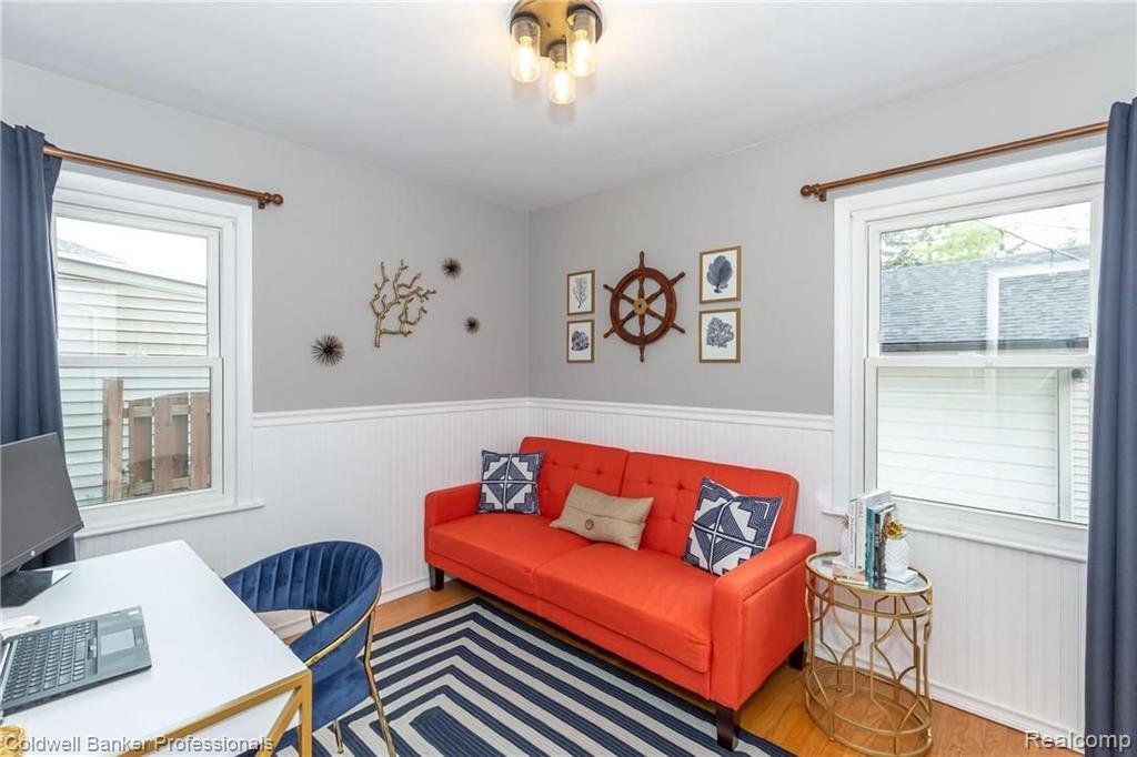 1339 Hampton Road Grosse Pointe Woods, MI 48236 - Photo 15 of 32