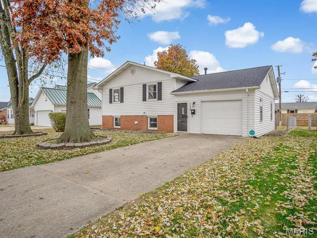 $245,000 | 1129 Stone Street, Red Bud, IL 62278