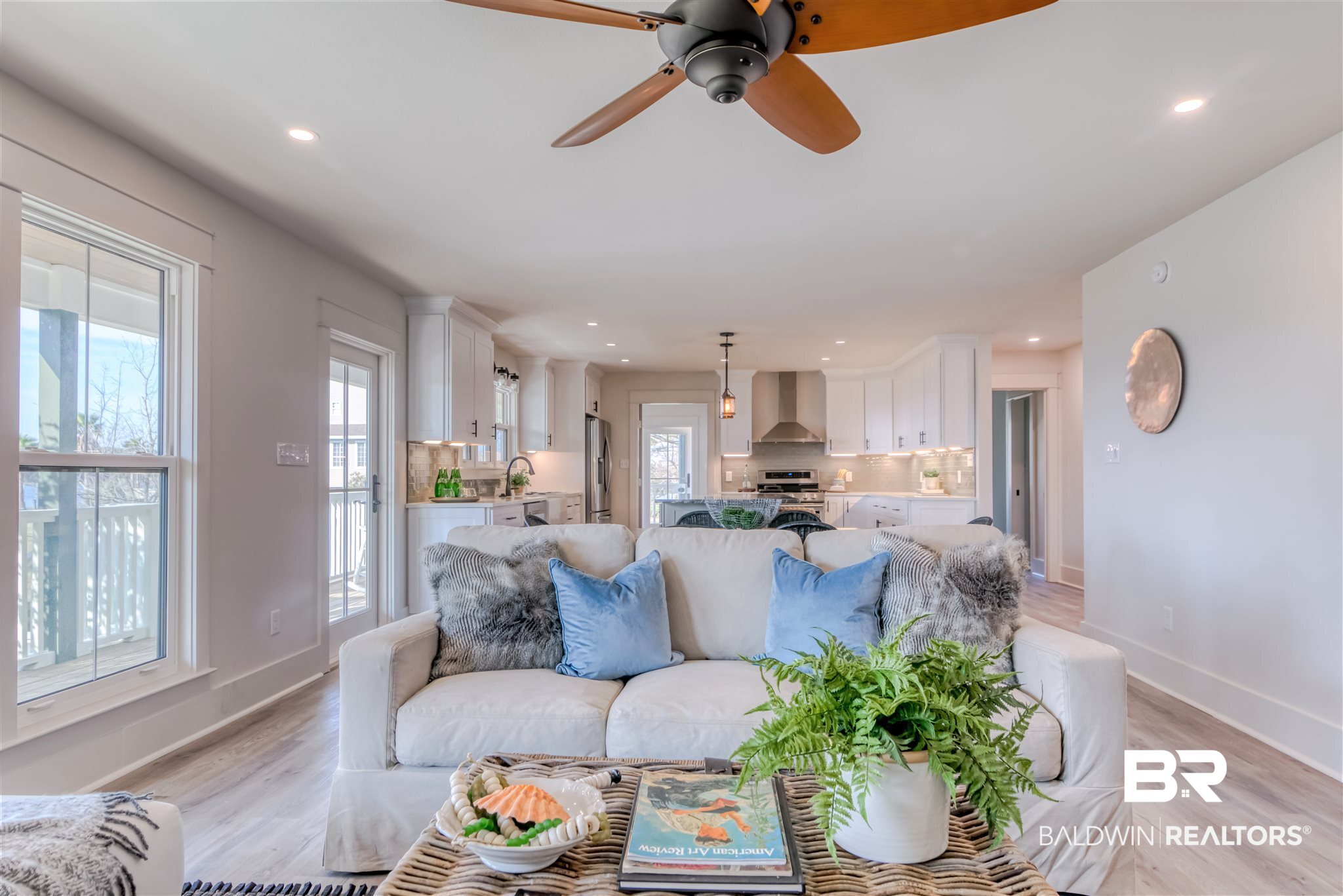 17150 Oyster Bay Road Gulf Shores, AL 36542 - Photo 8 of 41 Living room
