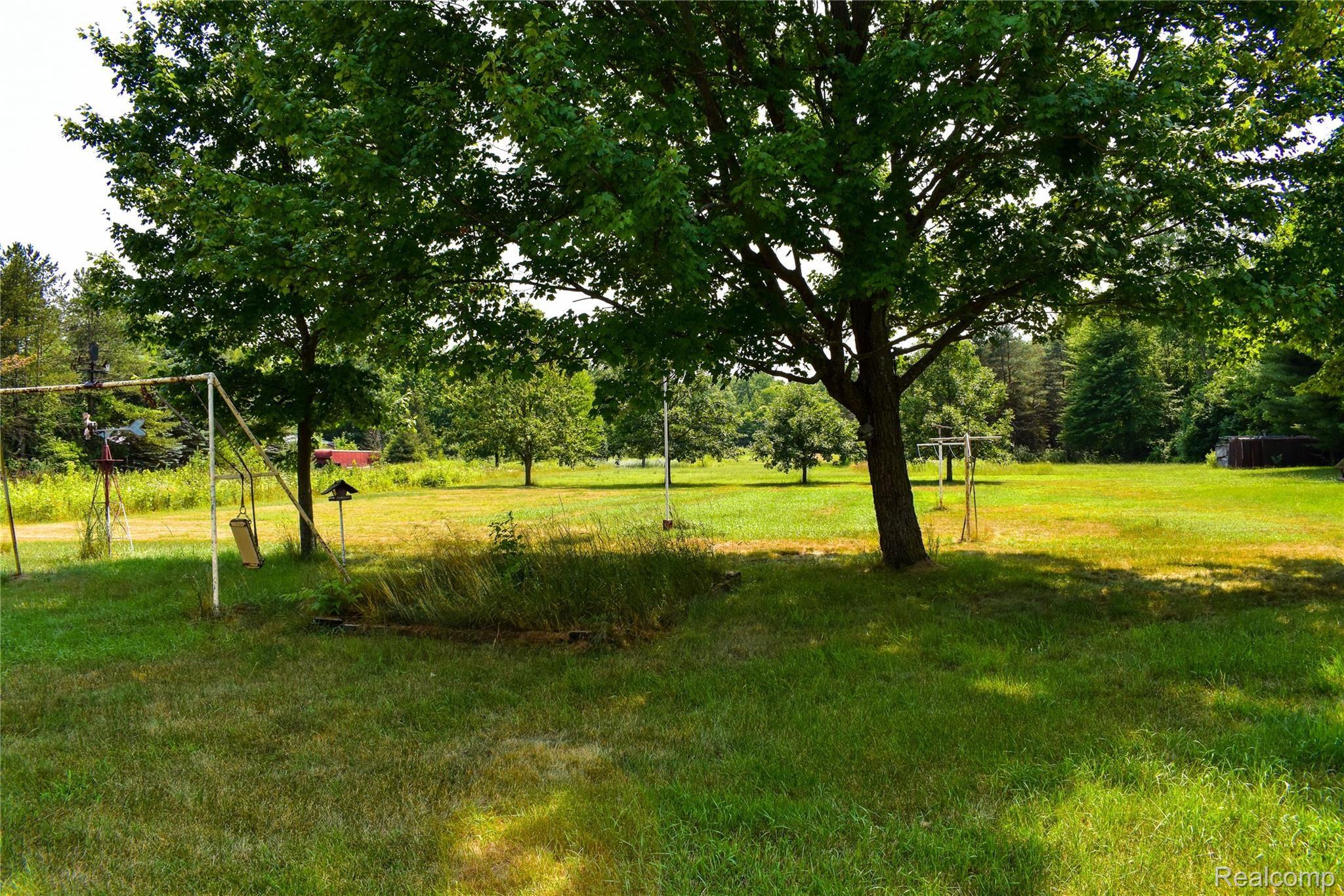 19500 Armada Ridge Road Armada, MI 48005 - Photo 5 of 14 DSC_0068.jpg