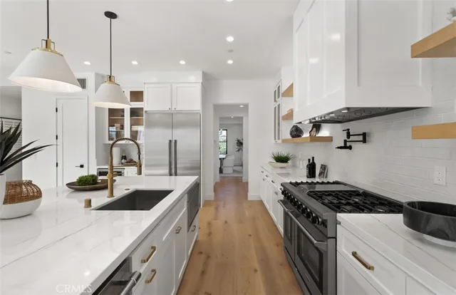 $5,995,000 | 430 Tustin Avenue, Newport Beach, CA 92663