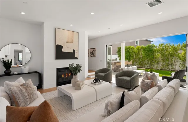 $5,995,000 | 430 Tustin Avenue, Newport Beach, CA 92663