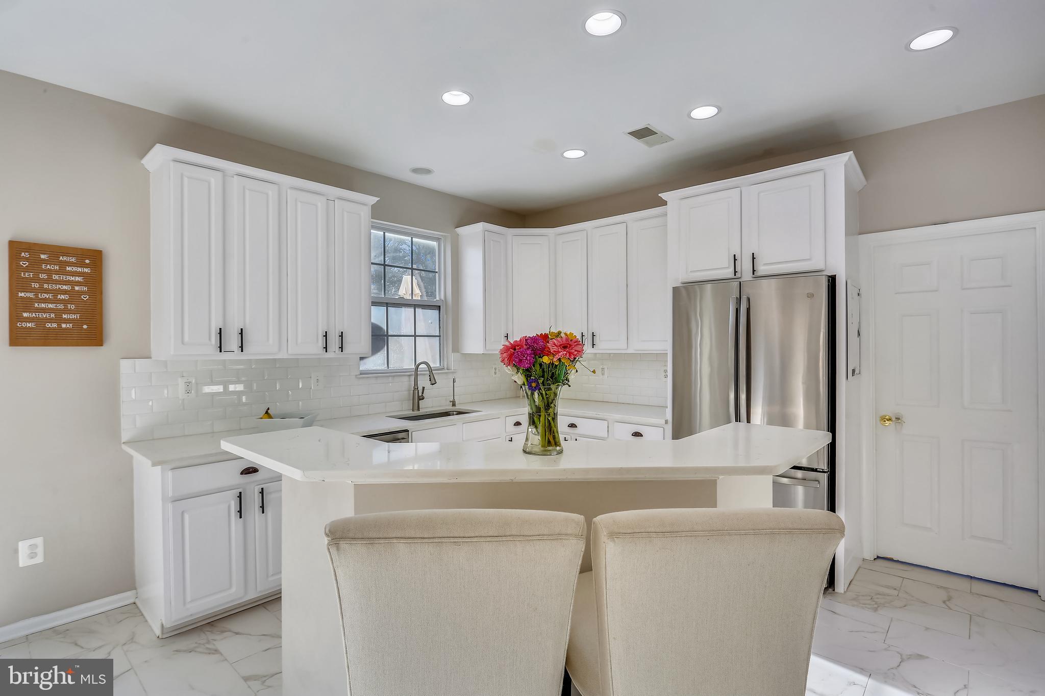 9517 Greenel Road Damascus, MD 20872 - Photo 25 of 98 ISLAND SEATING FOR 4