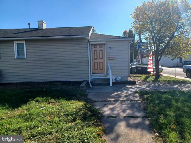 $1,400 | 43 Durham Road, Langhorne, PA 19047