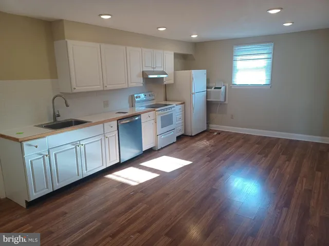 $1,400 | 43 Durham Road, Langhorne, PA 19047