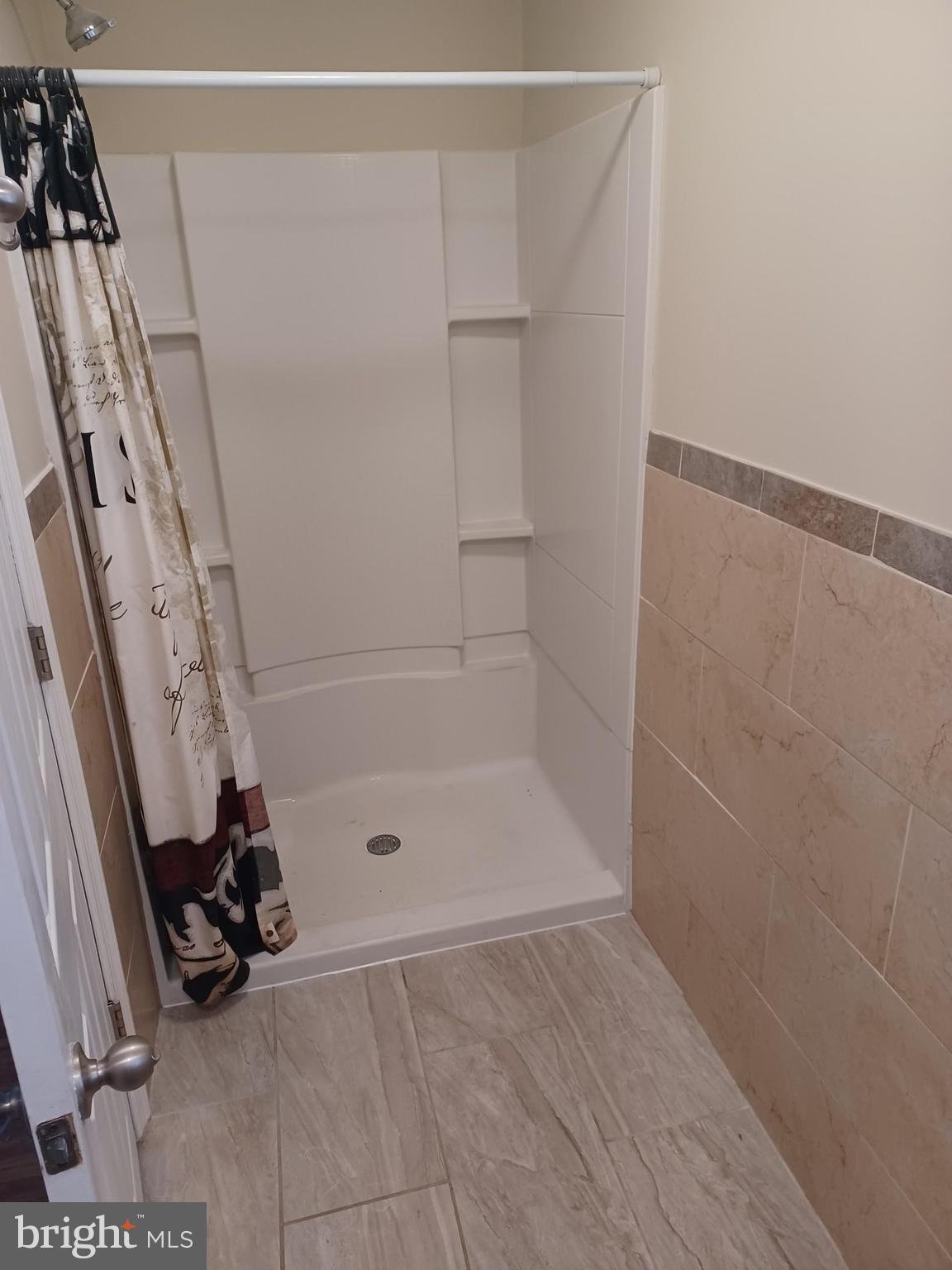 43 Durham Road Penndel, PA 19047 - Photo 5 of 5 a bathroom with a bathtub