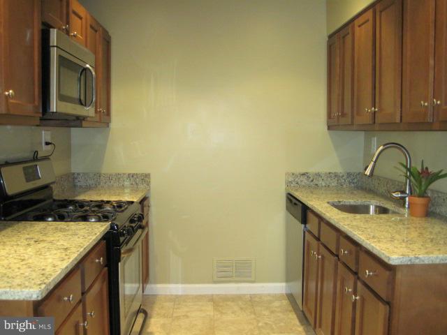 6133 Osborn Road Landover, MD 20785 - Photo 5 of 15 Kitchen