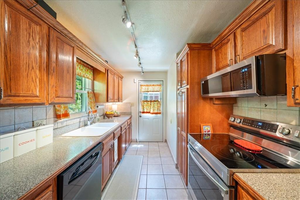 503 North 14th Street Kansas City, KS 66102 - Photo 9 of 27