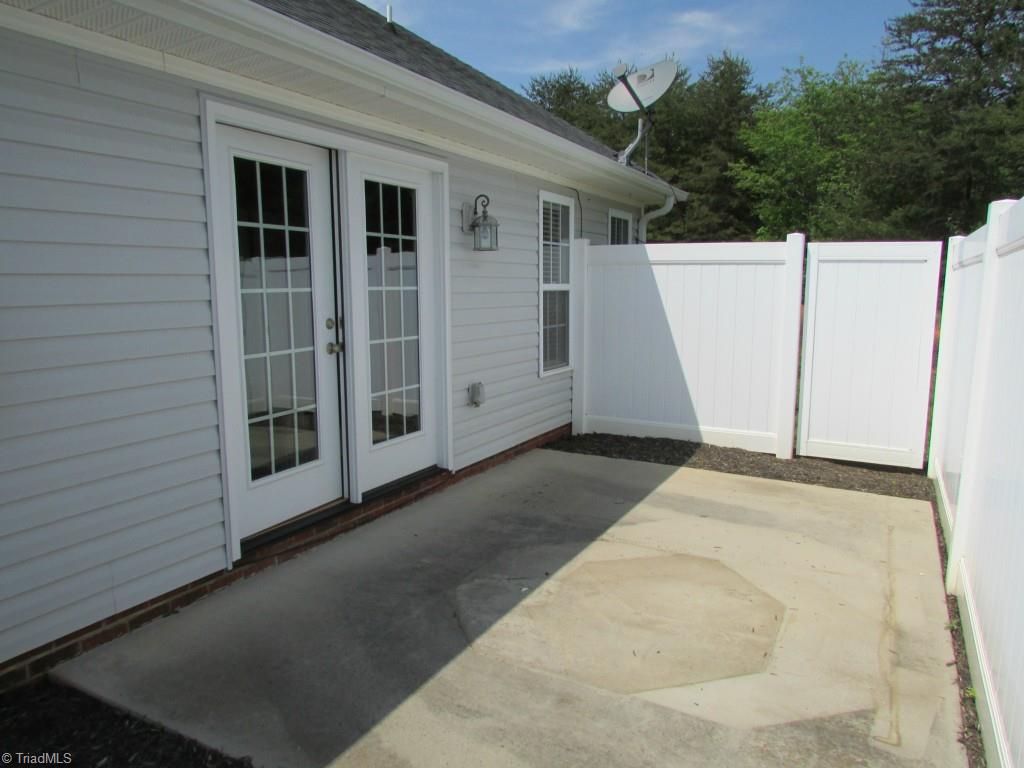 126 Brae Ridge Lane King, NC 27021 - Photo 4 of 30 Gallery Image 4