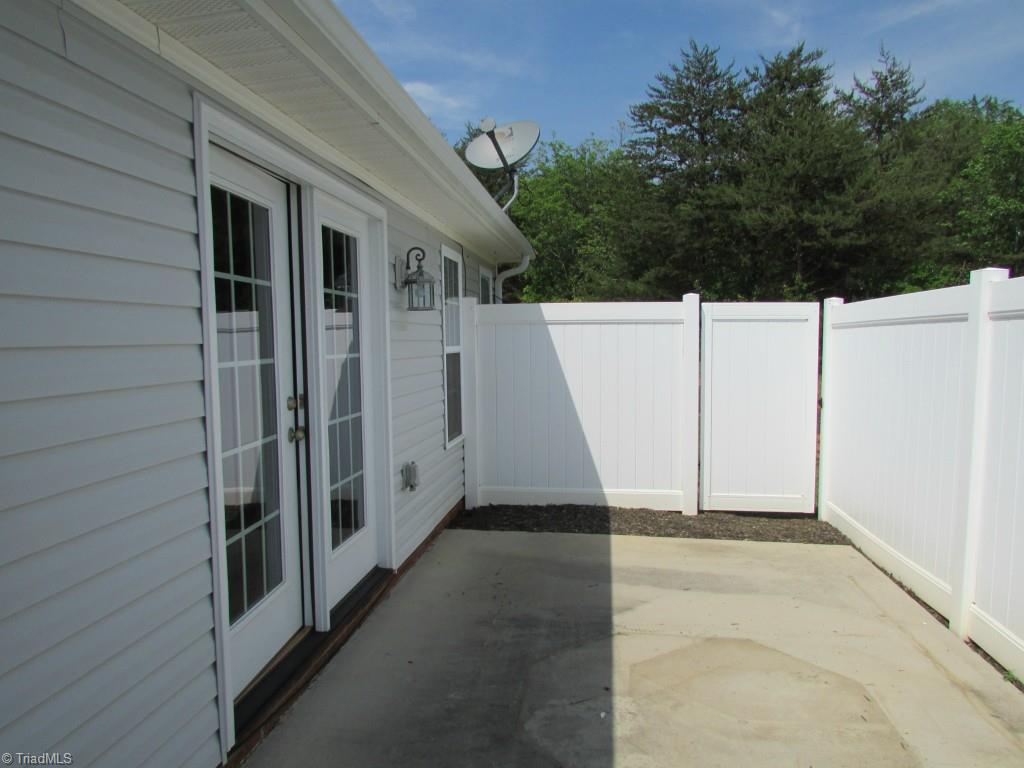 126 Brae Ridge Lane King, NC 27021 - Photo 6 of 30 Gallery Image 6
