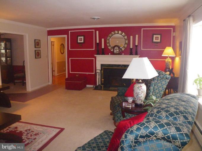 25 Sheraton Road Randallstown, MD 21133 - Photo 9 of 30 Living Room
