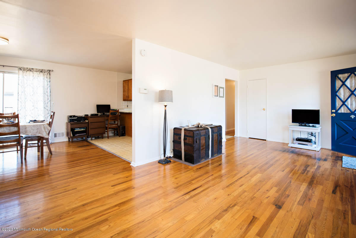 503 Roberta Road Neptune Township, NJ 07753 - Photo 8 of 26 Large Living Room