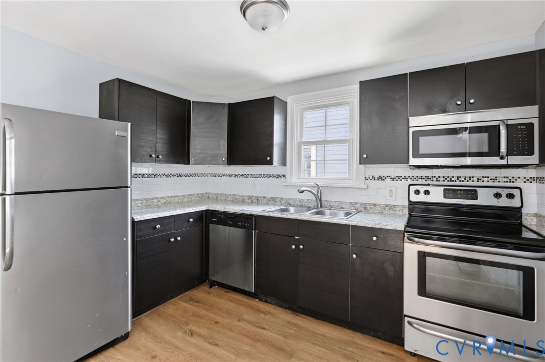 2307 Maplewood Road Henrico, VA 23228 - Photo 9 of 22