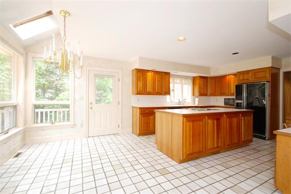 31 Summit Road Lexington, MA 02421 - Photo 8 of 22