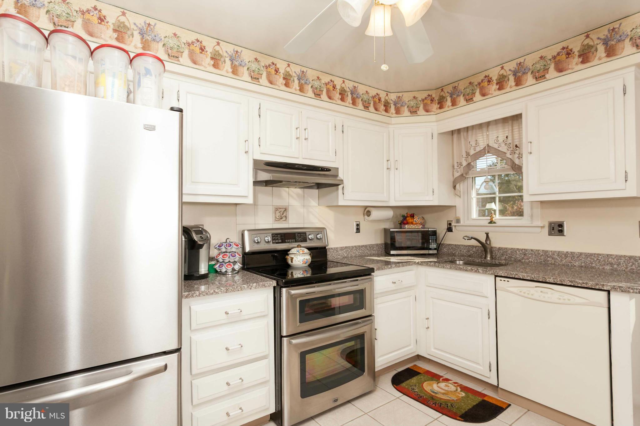 7837 Perry Road Baltimore, MD 21236 - Photo 11 of 26 Kitchen