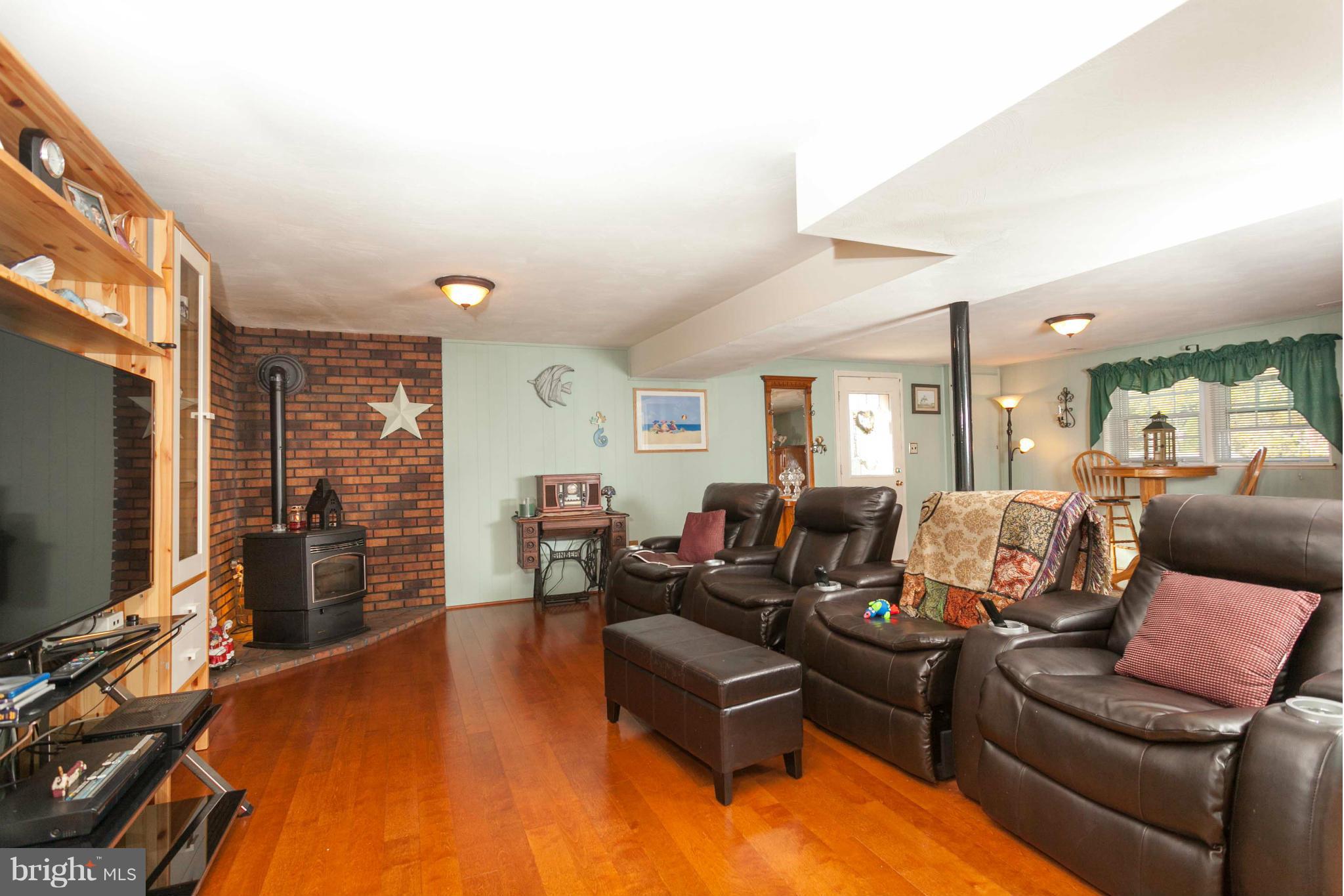7837 Perry Road Baltimore, MD 21236 - Photo 22 of 26 Family Room