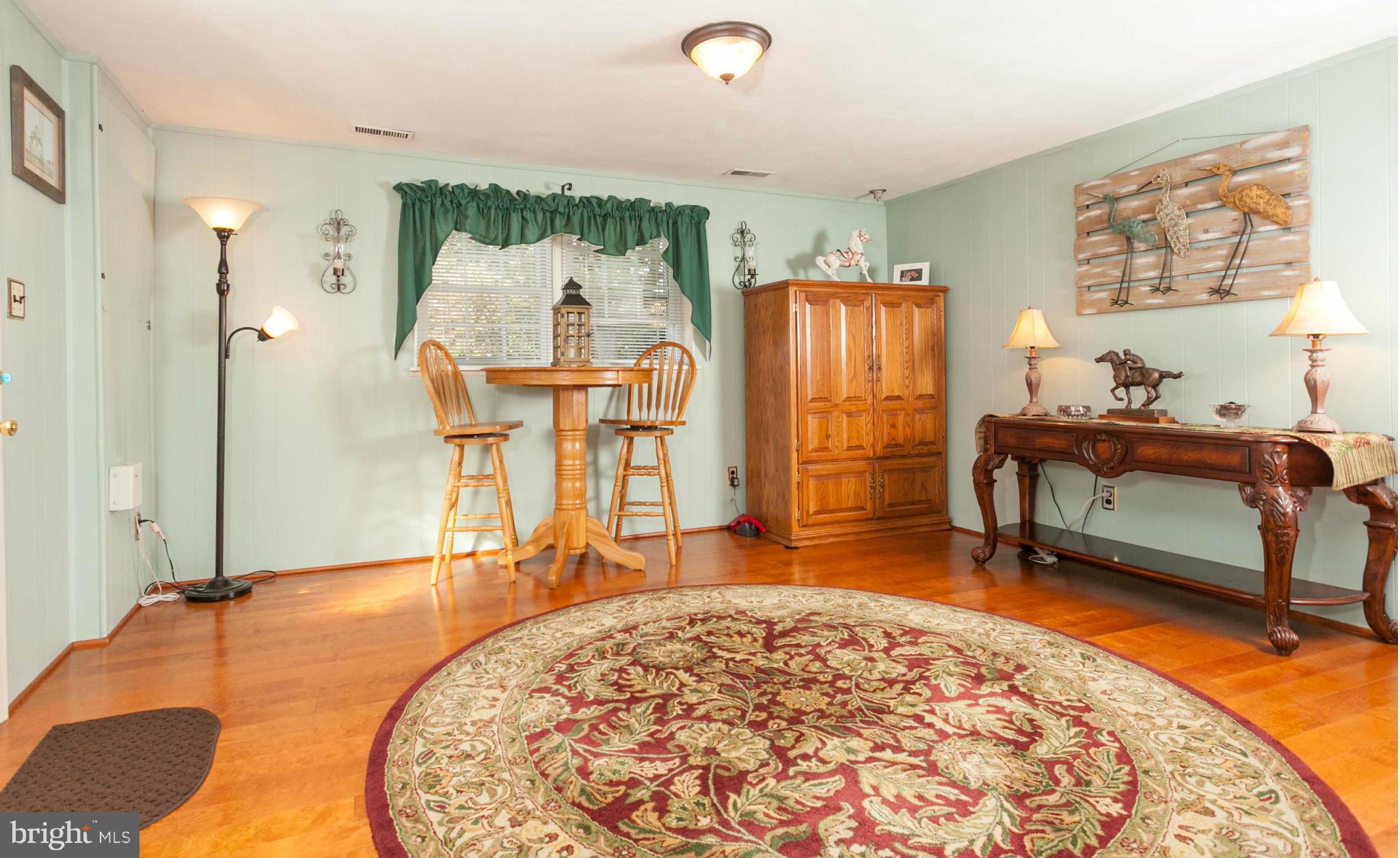 7837 Perry Road Baltimore, MD 21236 - Photo 25 of 26 Family Room
