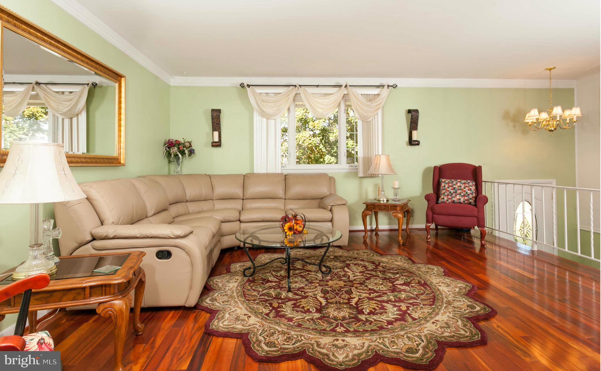 7837 Perry Road Baltimore, MD 21236 - Photo 7 of 26 Living Room