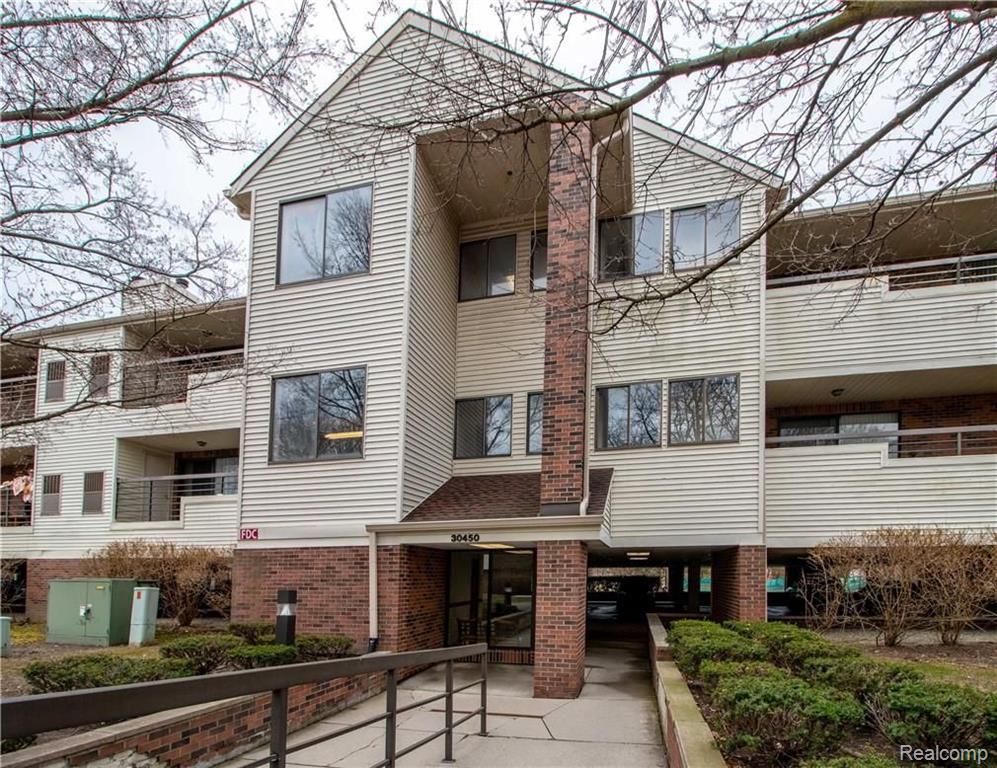 30450 Orchard Lake Road, Unit 76 Farmington Hills, MI 48334 - Photo 1 of 16
