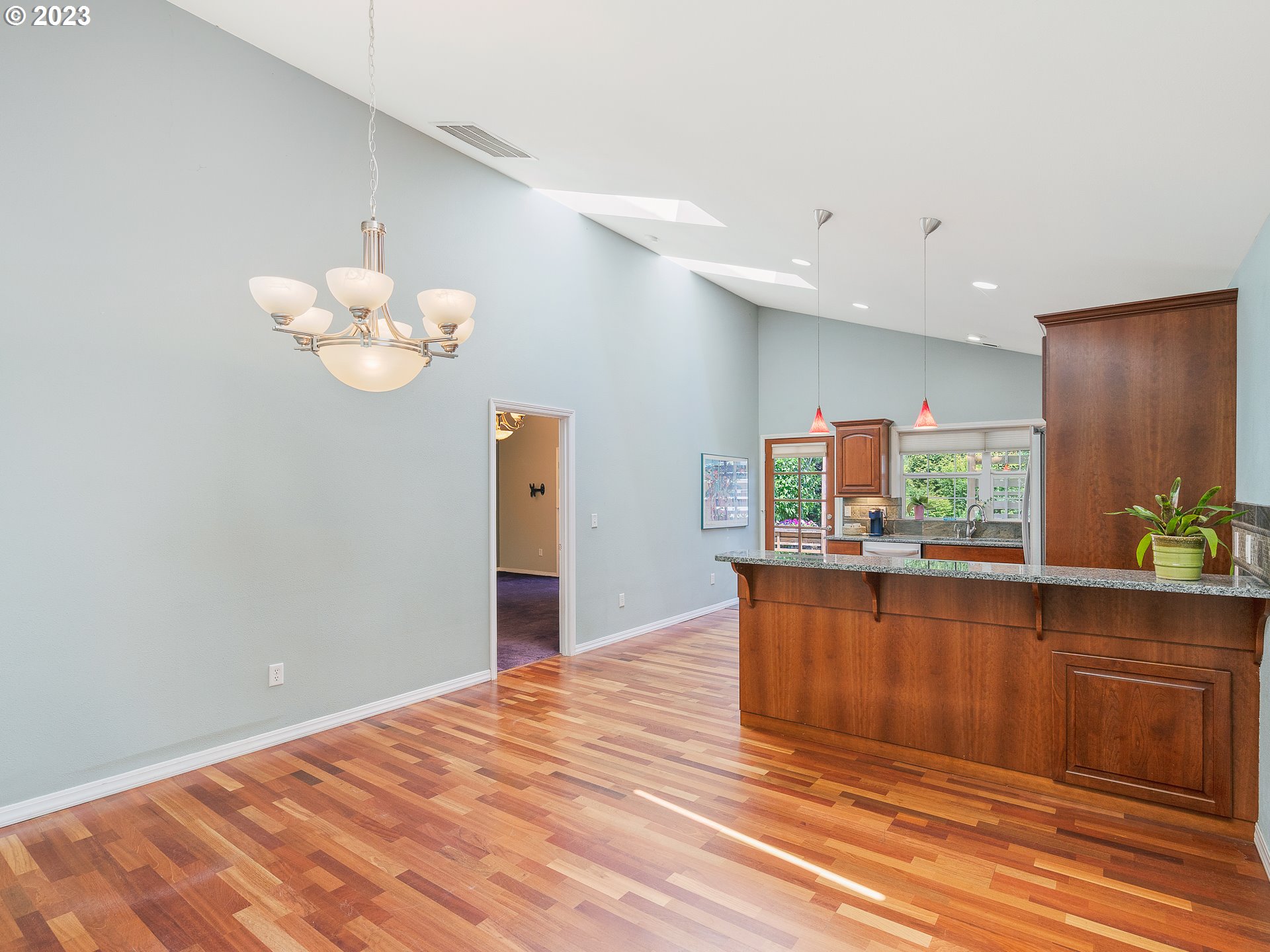 11675 Southwest 9th Street Beaverton, OR 97005 - Photo 9 of 39 Gallery Image 9