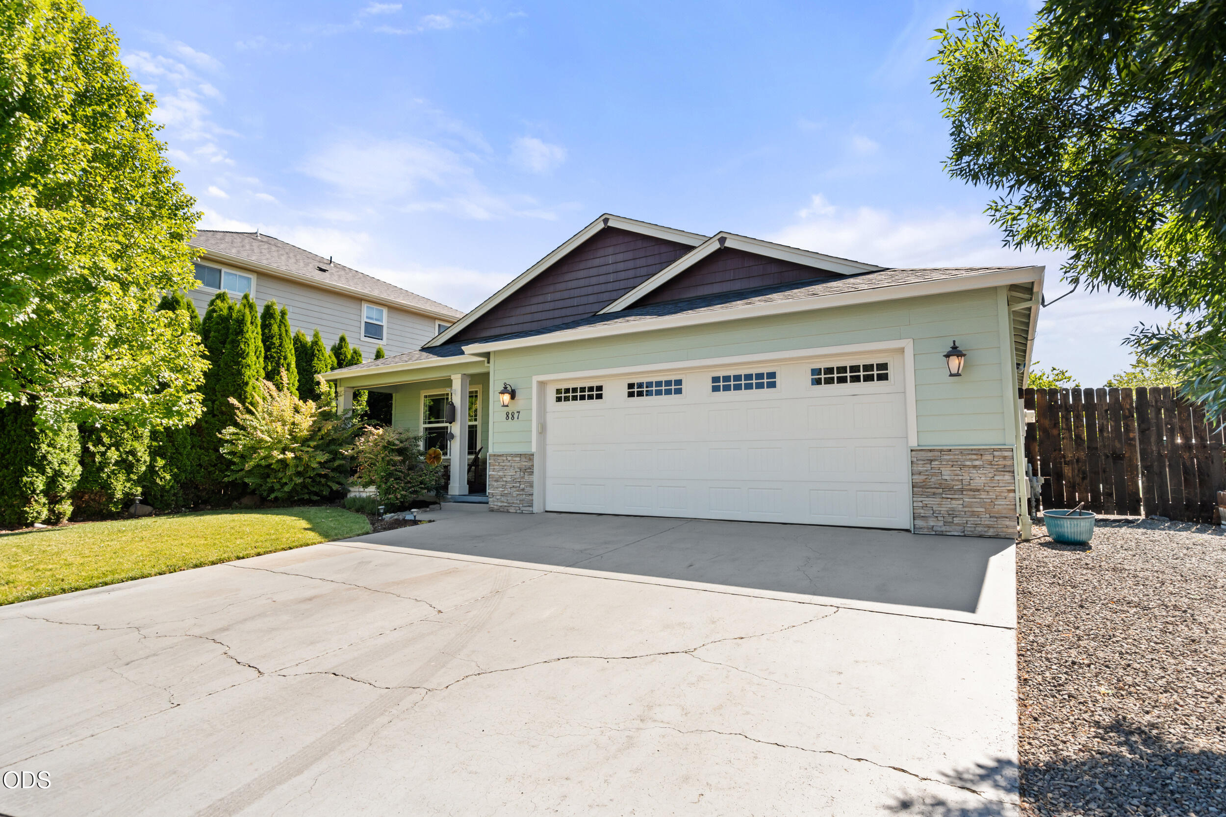 887 Holley Way Central Point, OR 97502 - Photo 40 of 41