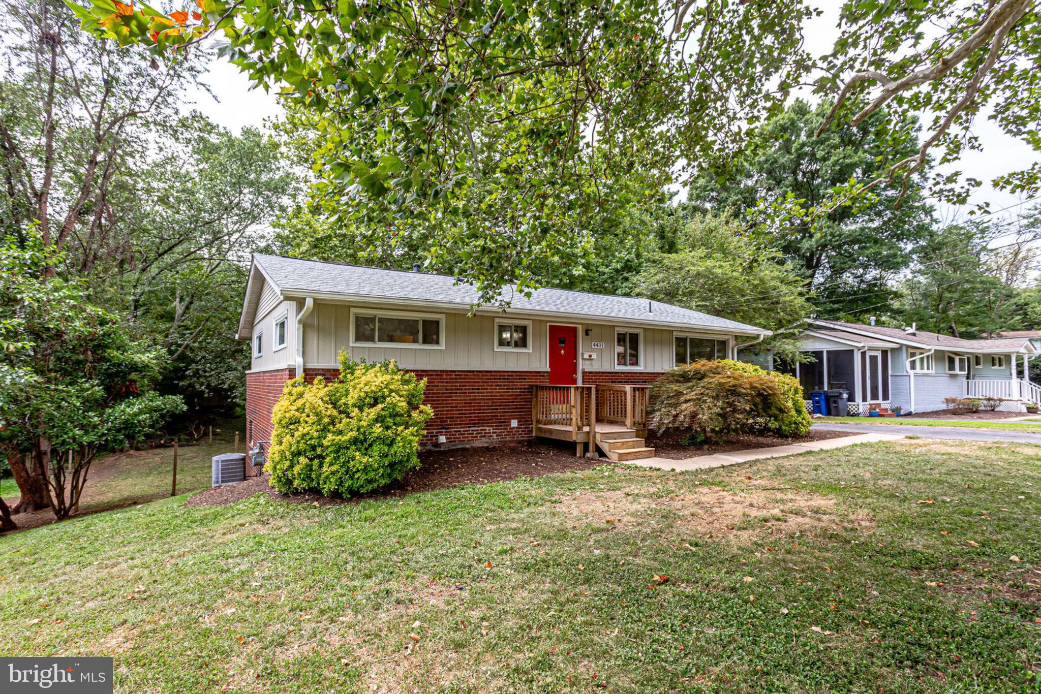 4431 Roundhill Road Alexandria, VA 22310 - Photo 2 of 29 Gallery Image 2