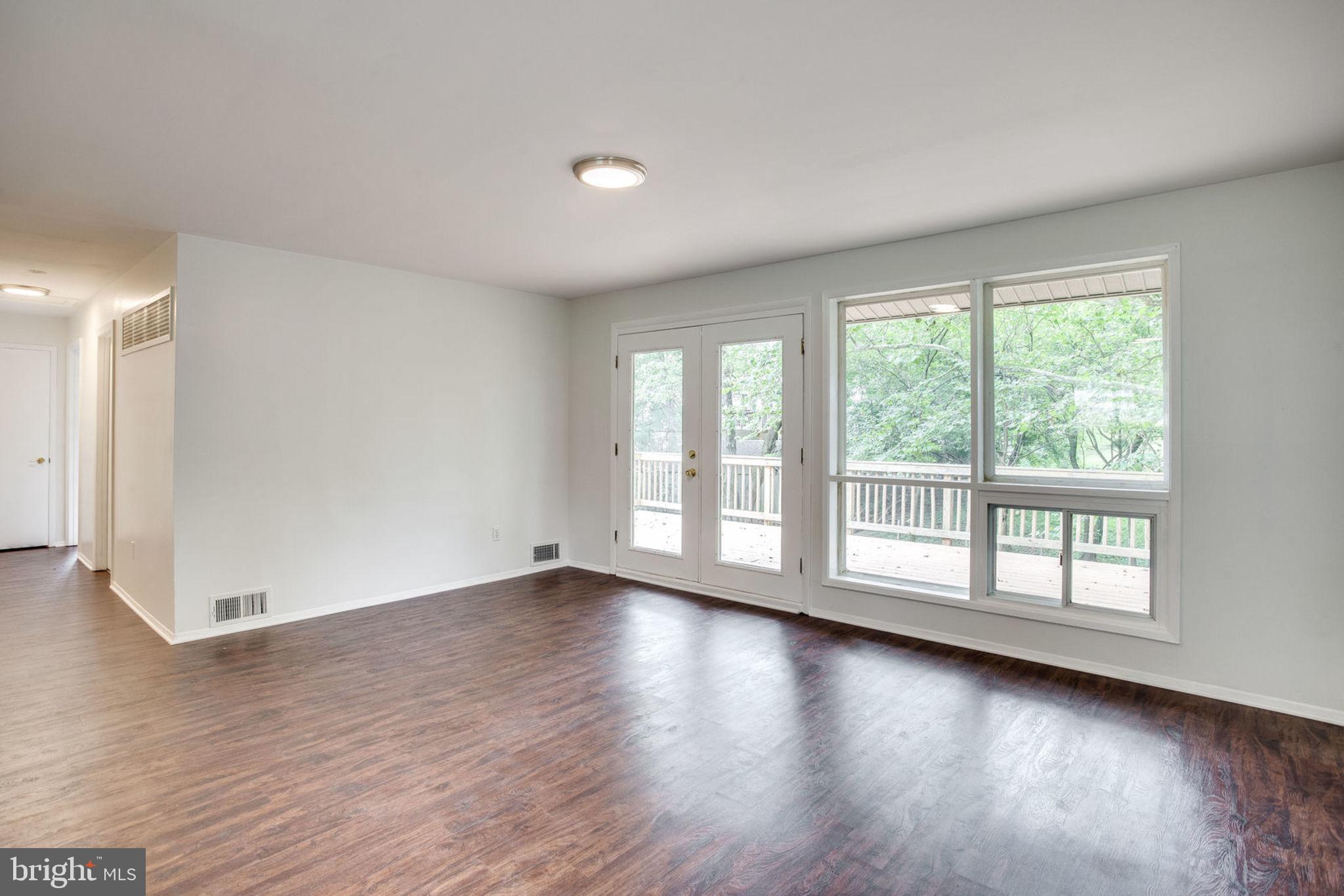 4431 Roundhill Road Alexandria, VA 22310 - Photo 11 of 29 Gallery Image 11