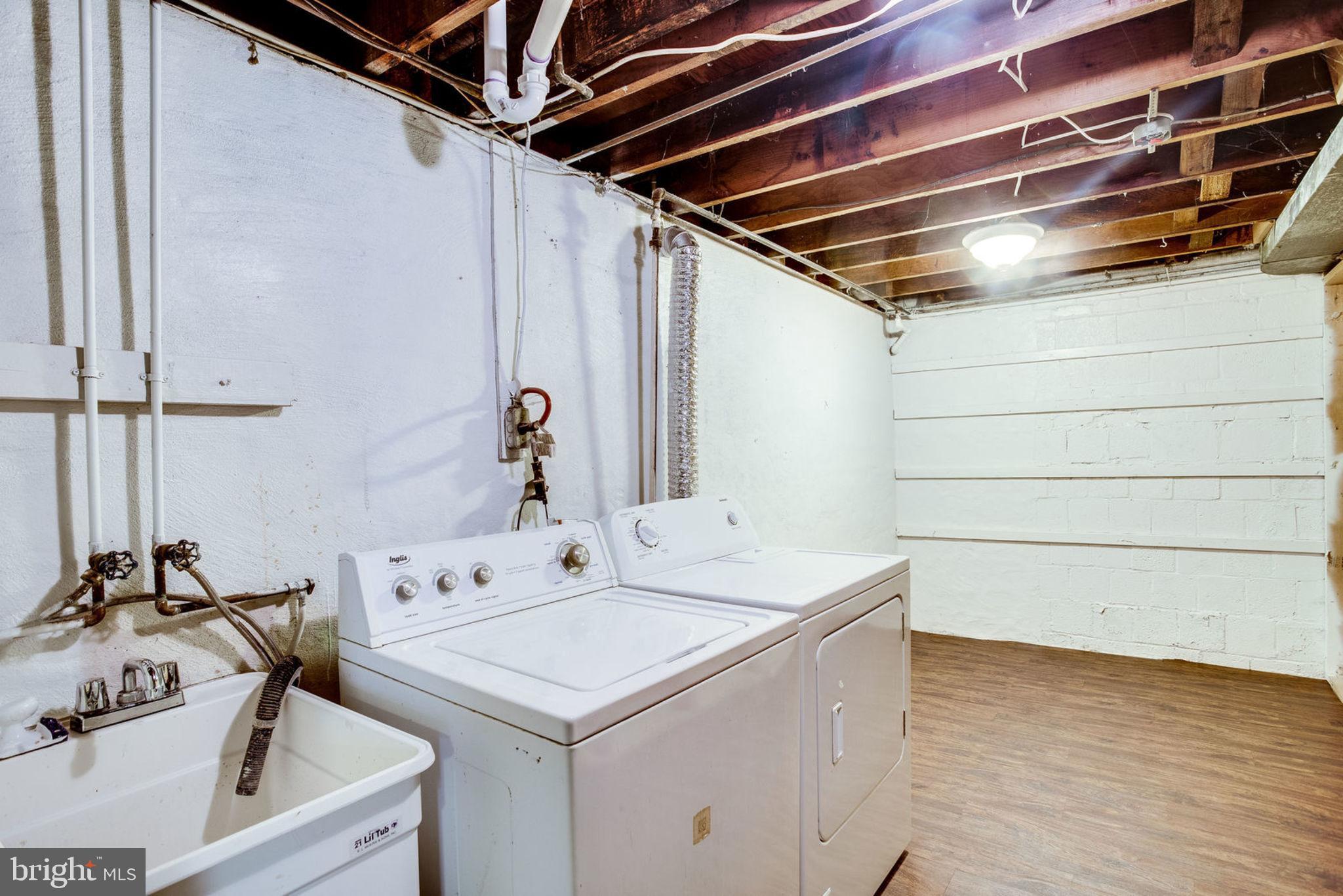 4431 Roundhill Road Alexandria, VA 22310 - Photo 14 of 29 Gallery Image 14
