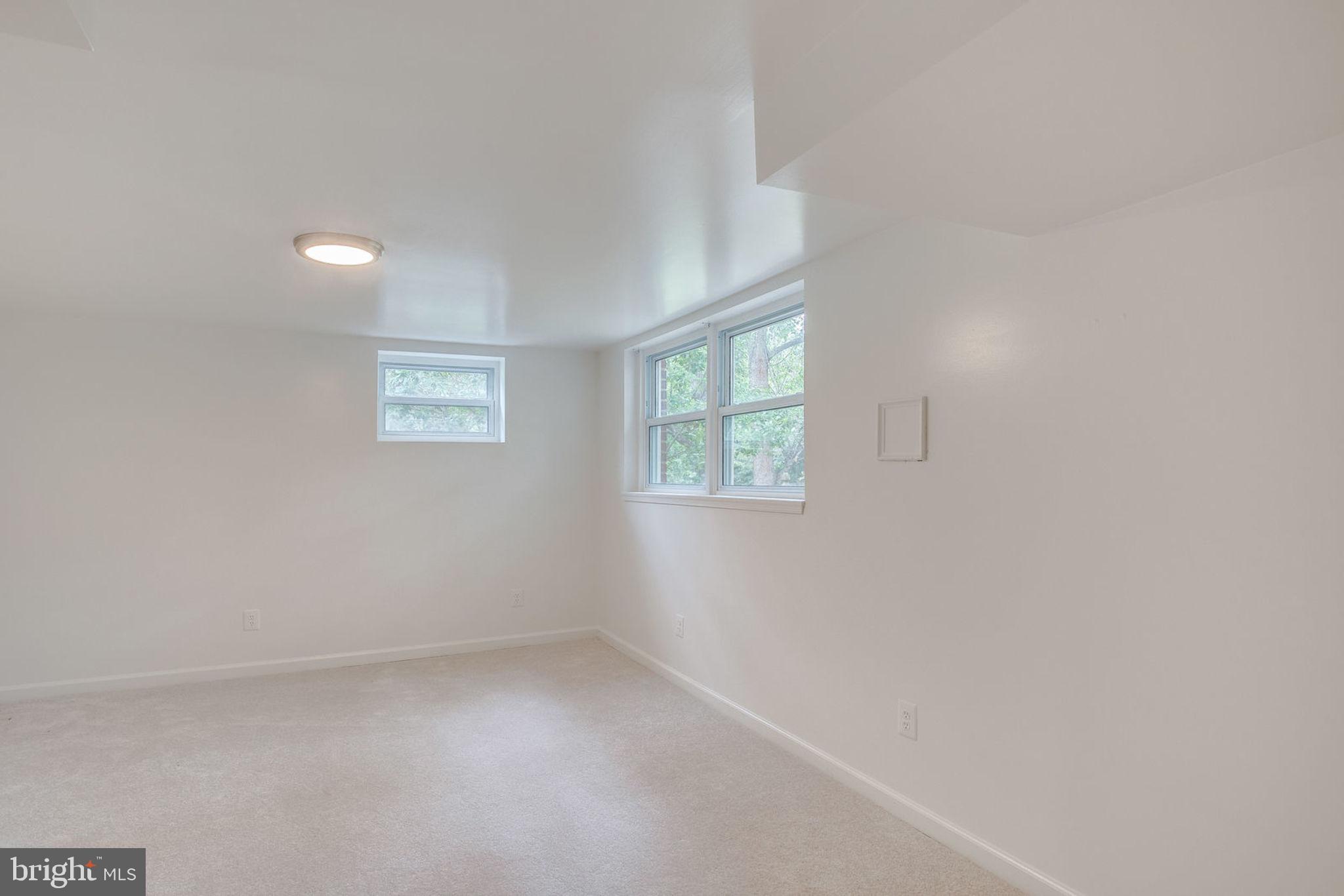4431 Roundhill Road Alexandria, VA 22310 - Photo 15 of 29 Gallery Image 15