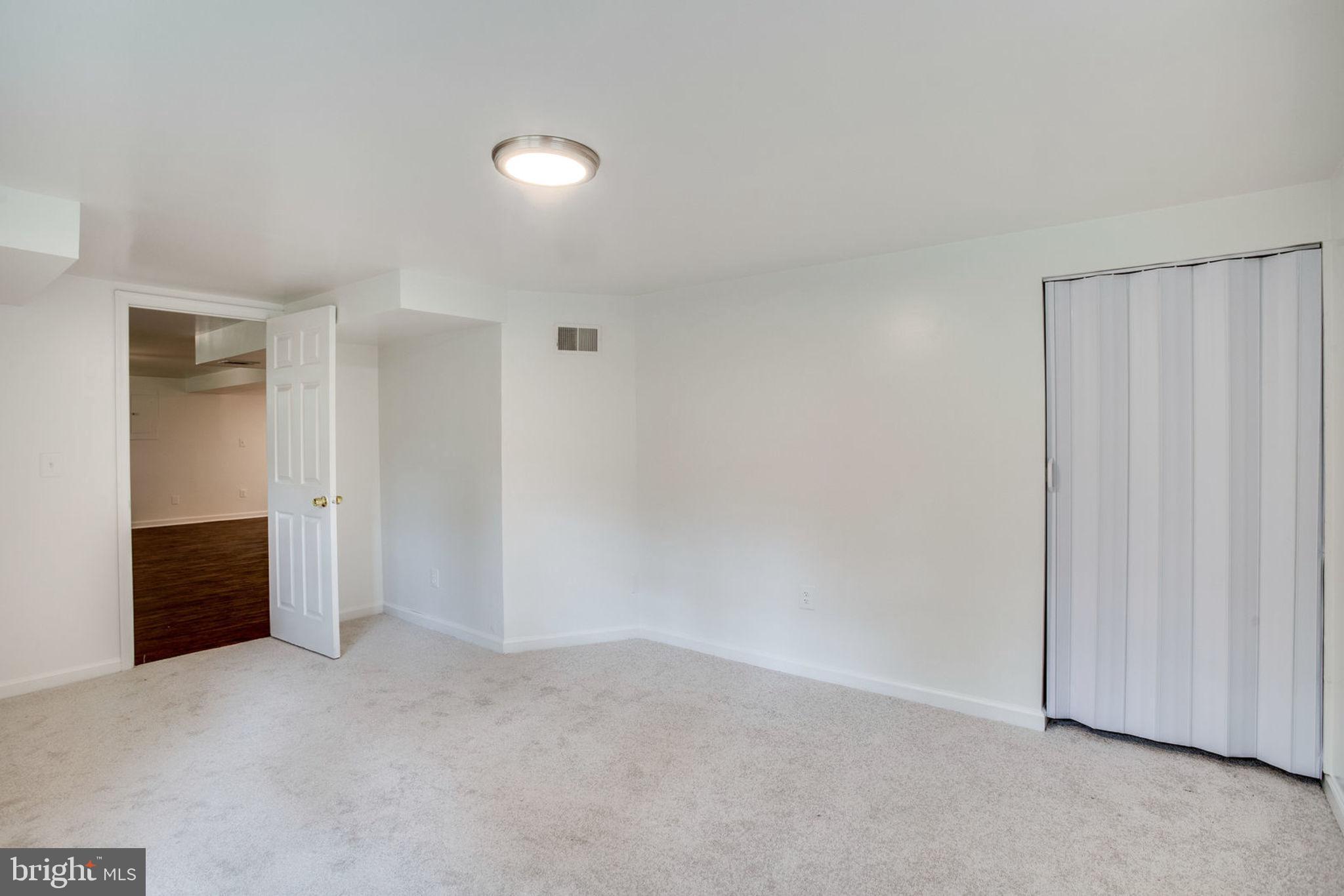 4431 Roundhill Road Alexandria, VA 22310 - Photo 16 of 29 Gallery Image 16