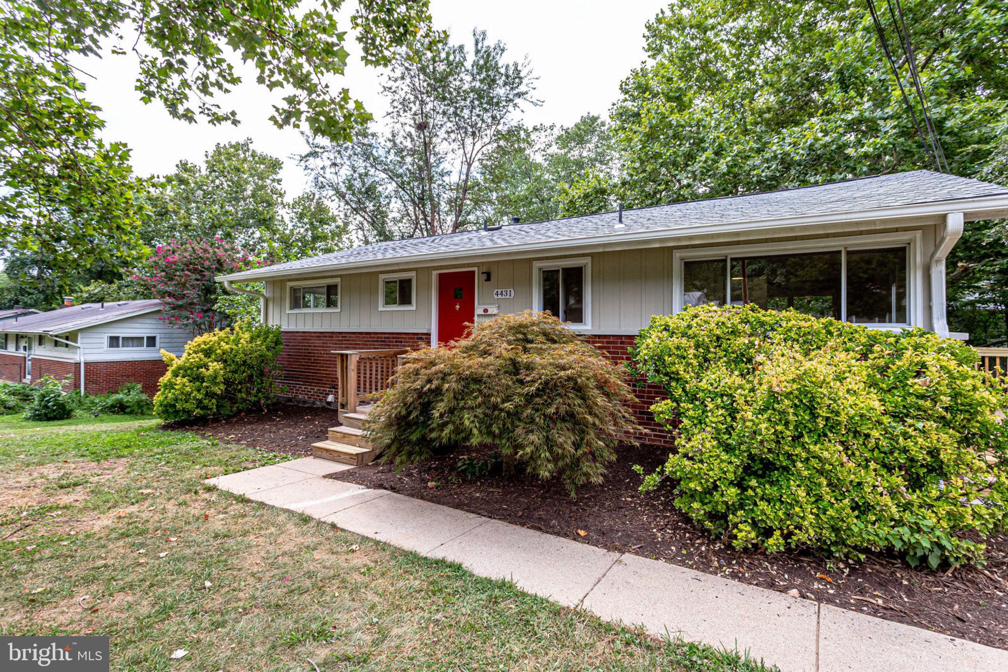 4431 Roundhill Road Alexandria, VA 22310 - Photo 3 of 29 Gallery Image 3