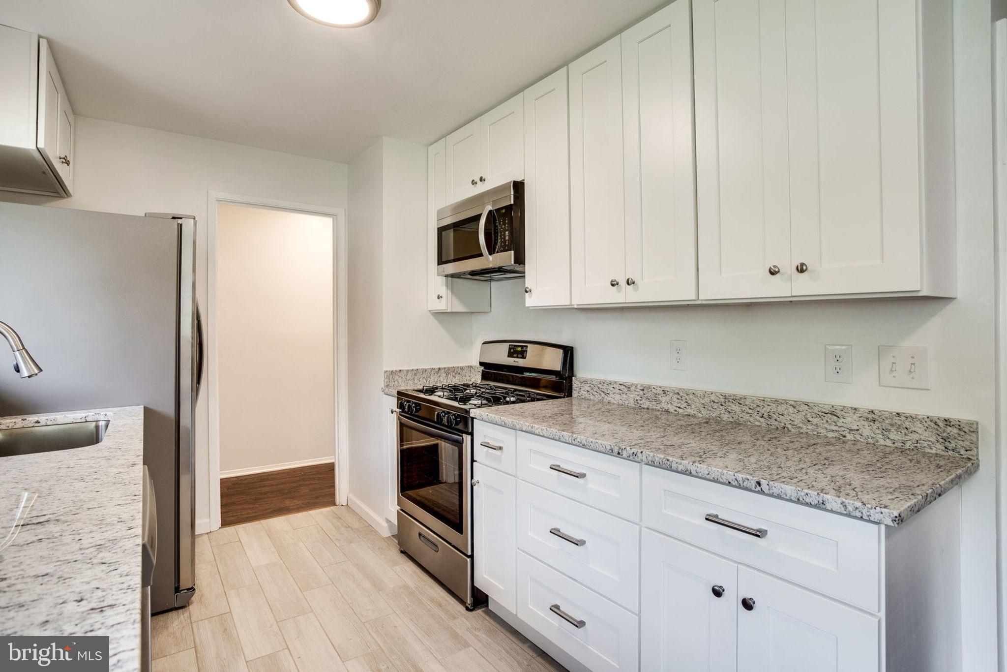 4431 Roundhill Road Alexandria, VA 22310 - Photo 7 of 29 Gallery Image 7