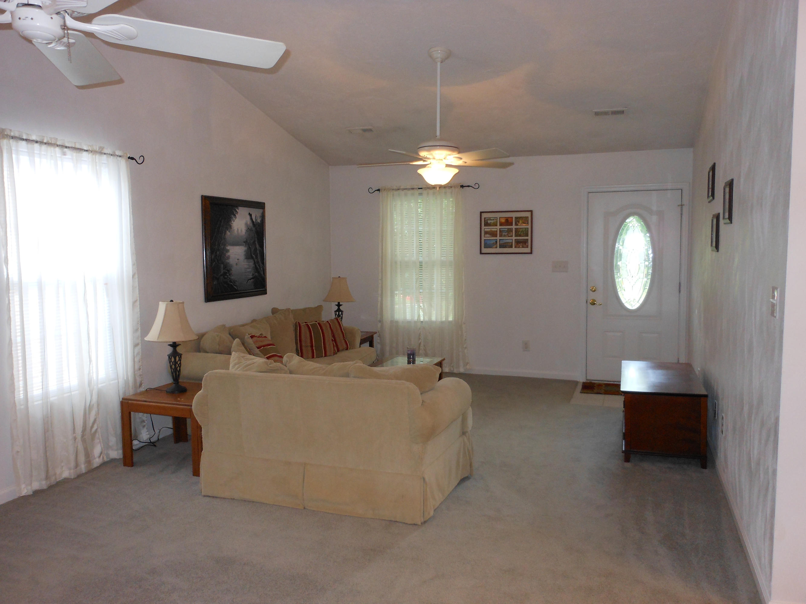 1027 Ray Road Southeast Roanoke, VA 24014 - Photo 2 of 20 Family Room