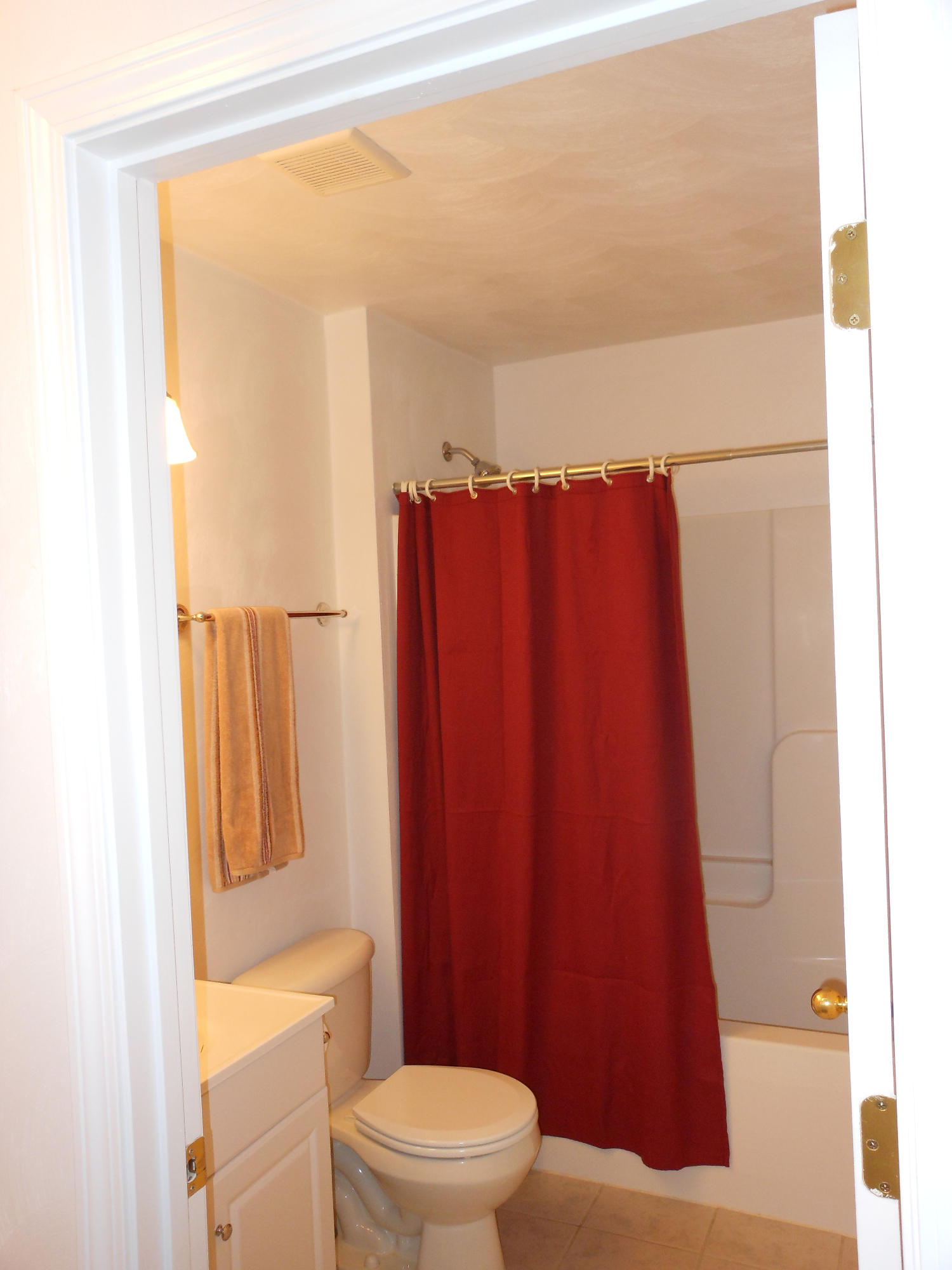 1027 Ray Road Southeast Roanoke, VA 24014 - Photo 11 of 20 Bathroom