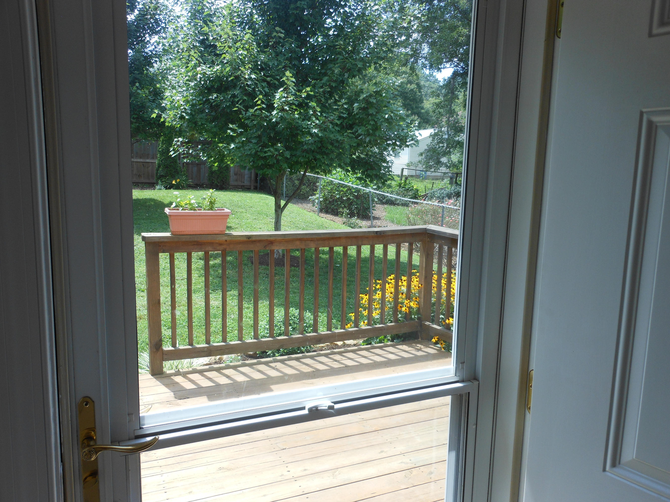 1027 Ray Road Southeast Roanoke, VA 24014 - Photo 14 of 20 View of Deck