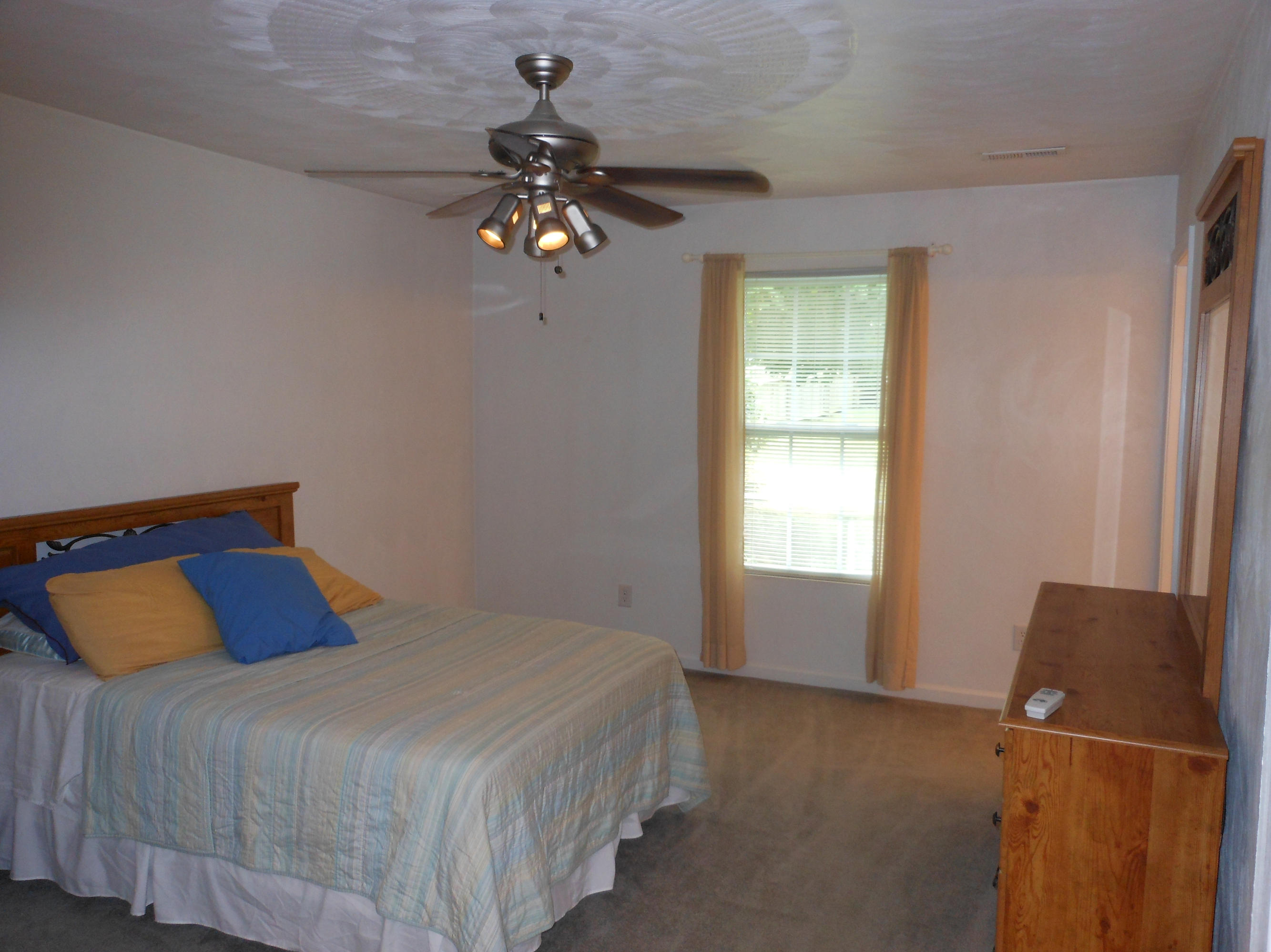 1027 Ray Road Southeast Roanoke, VA 24014 - Photo 7 of 20 Master Bedroom (2)