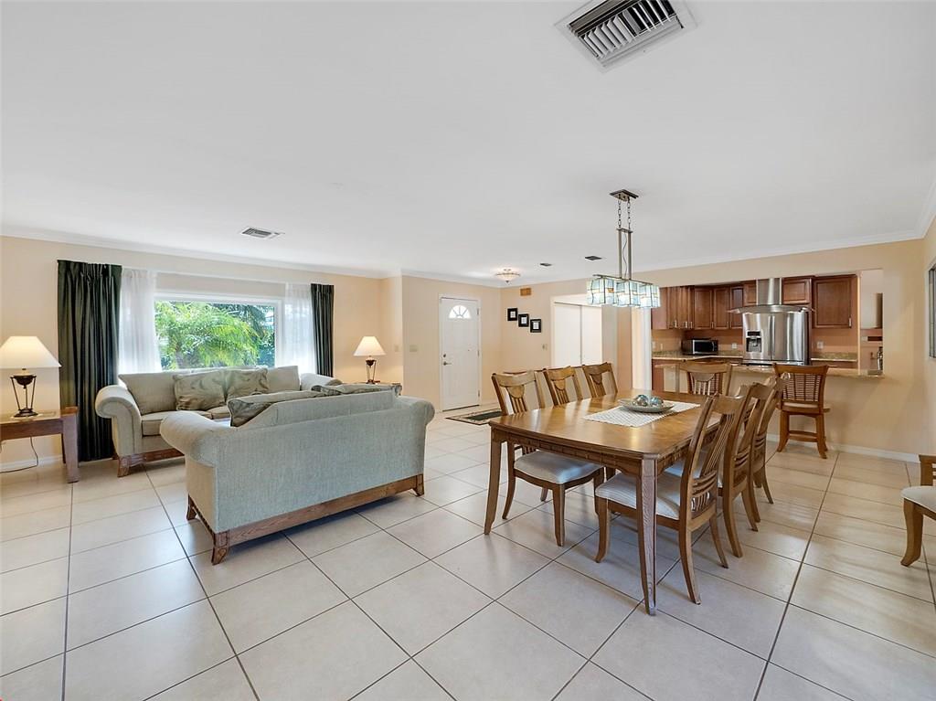 711 Tides Road Vero Beach, FL 32963 - Photo 4 of 36 Gallery Image 4