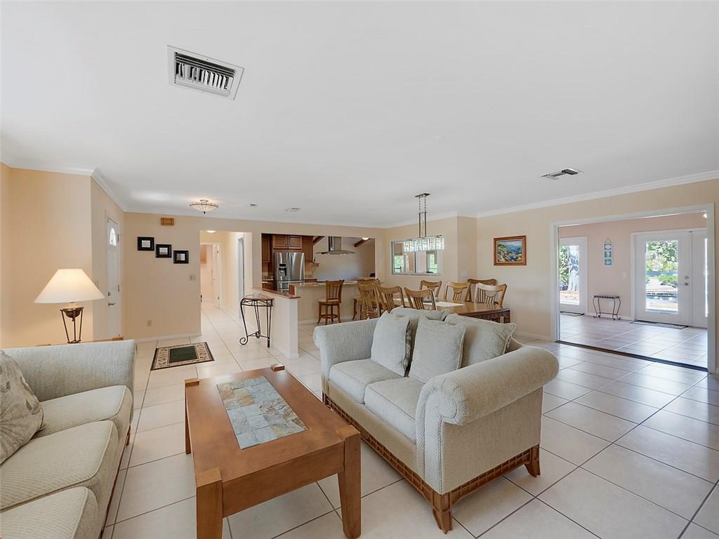 711 Tides Road Vero Beach, FL 32963 - Photo 6 of 36 Gallery Image 6