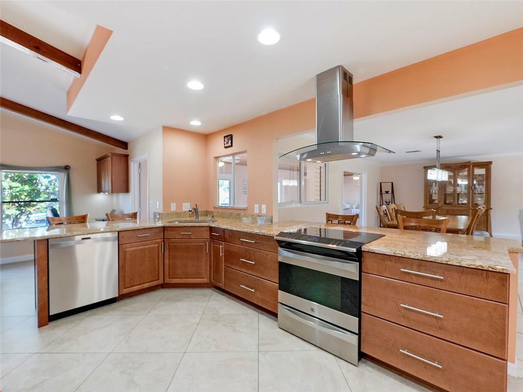 711 Tides Road Vero Beach, FL 32963 - Photo 8 of 36 Gallery Image 8