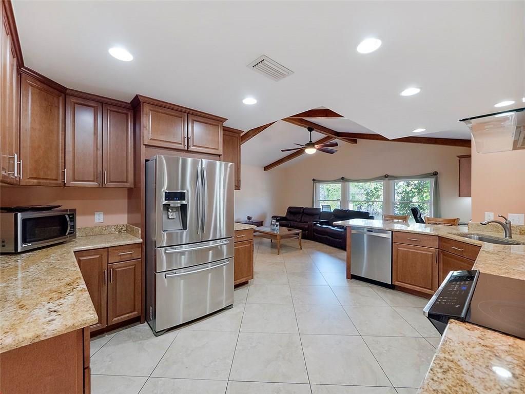 711 Tides Road Vero Beach, FL 32963 - Photo 9 of 36 Gallery Image 9