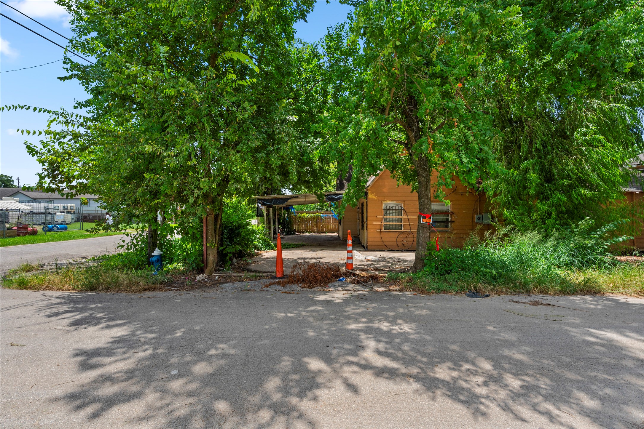 6202 Conley Street Houston, TX 77021 - Photo 1 of 7 a view of a park that has a tree on the side of it
