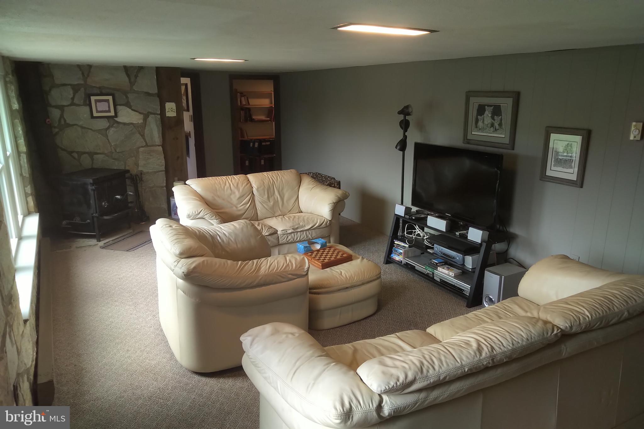 1000 Temple Road Pottstown, PA 19465 - Photo 5 of 12