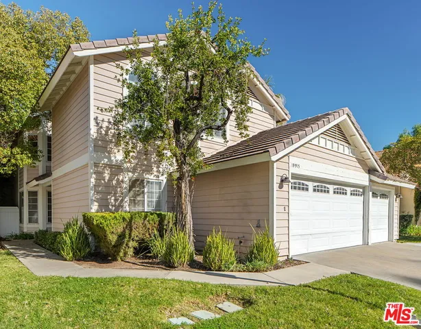 $749,000 | 19915 Towhee Court, Unit 39, Canyon Country, CA 91351