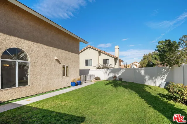 $749,000 | 19915 Towhee Court, Unit 39, Canyon Country, CA 91351