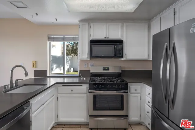 $749,000 | 19915 Towhee Court, Unit 39, Canyon Country, CA 91351