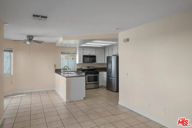 $749,000 | 19915 Towhee Court, Unit 39, Canyon Country, CA 91351