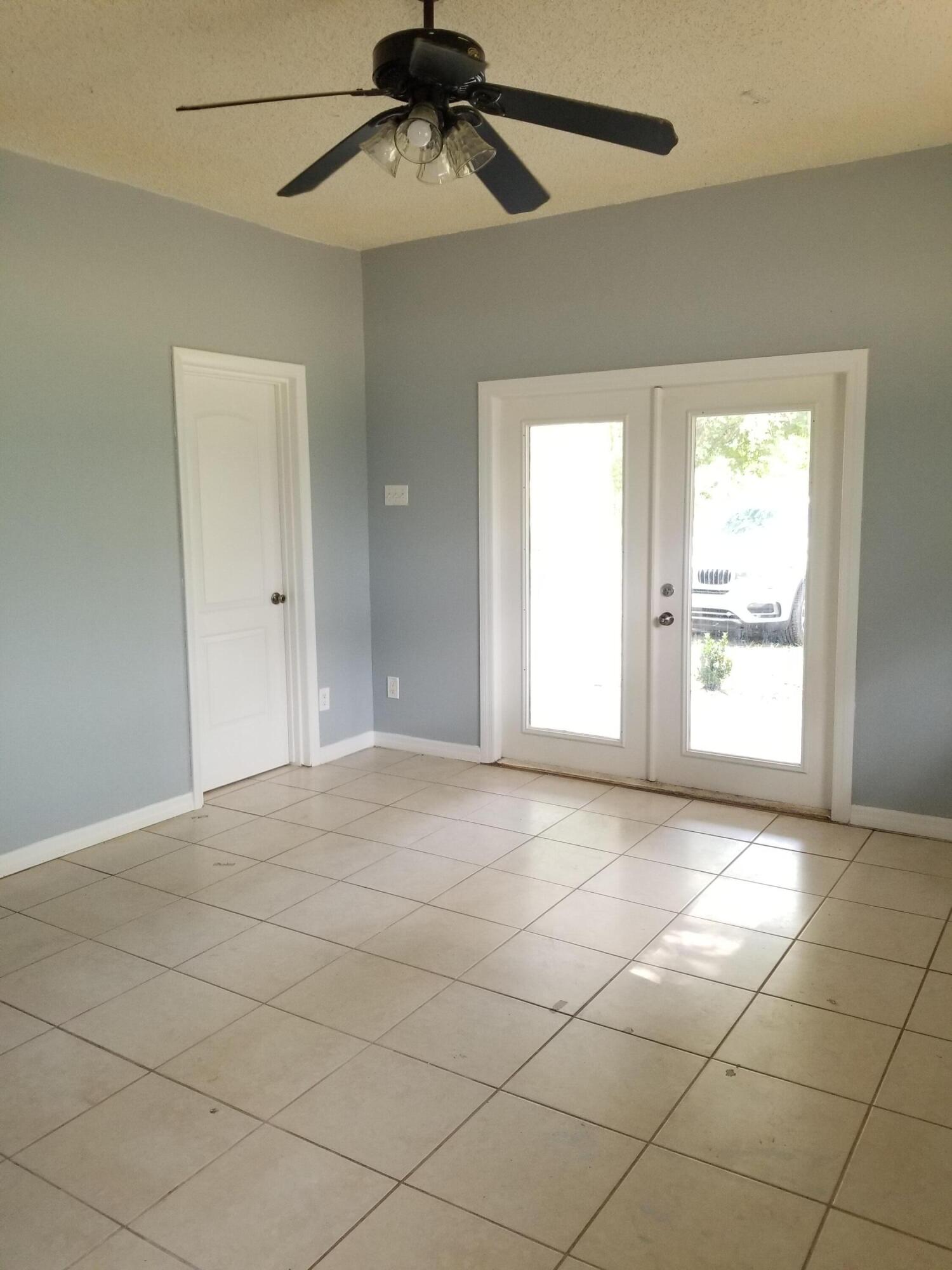 3876 Devine Road Fort Pierce, FL 34981 - Photo 4 of 15 20201030_134304