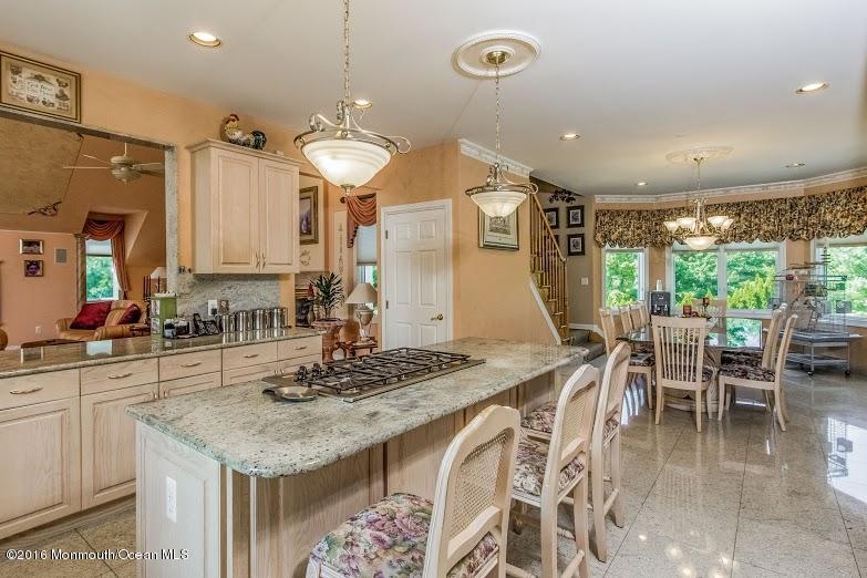 11 Old Stable Way Colts Neck, NJ 07722 - Photo 12 of 44 image