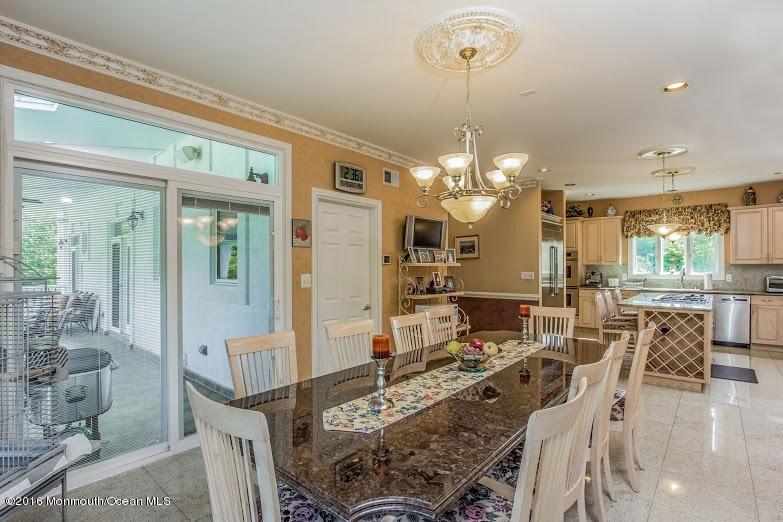 11 Old Stable Way Colts Neck, NJ 07722 - Photo 13 of 44 image