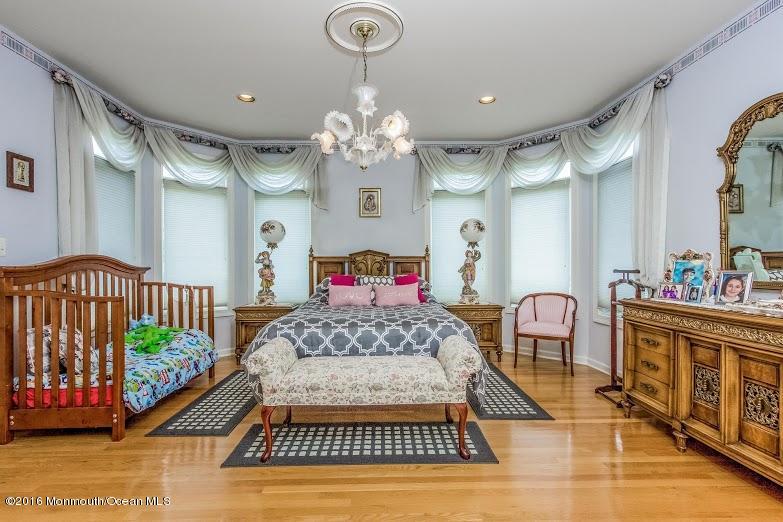 11 Old Stable Way Colts Neck, NJ 07722 - Photo 18 of 44 image